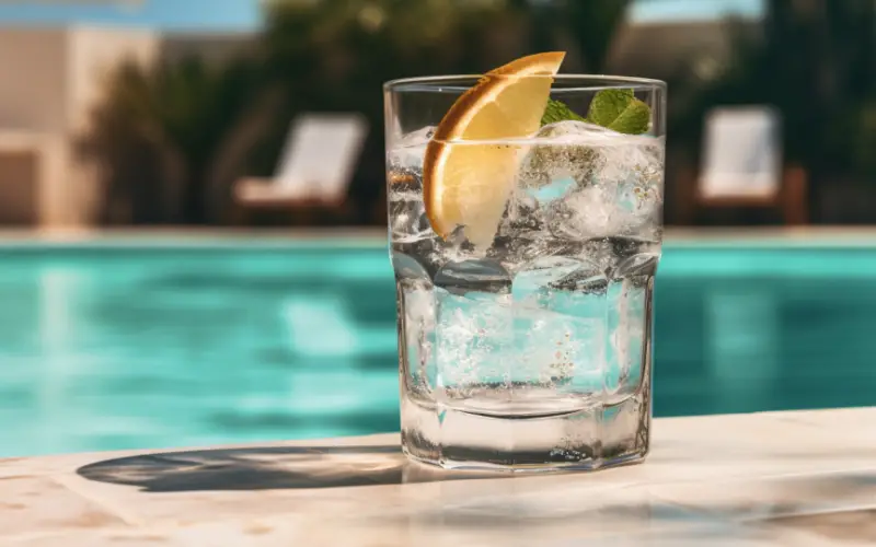 Vodka soda cocktail by the pool, influencer edition.